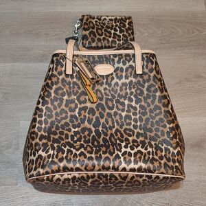 Like🆕Limited Edition 2Way Coach Leopard Print Tote with Pouch (2PCS)